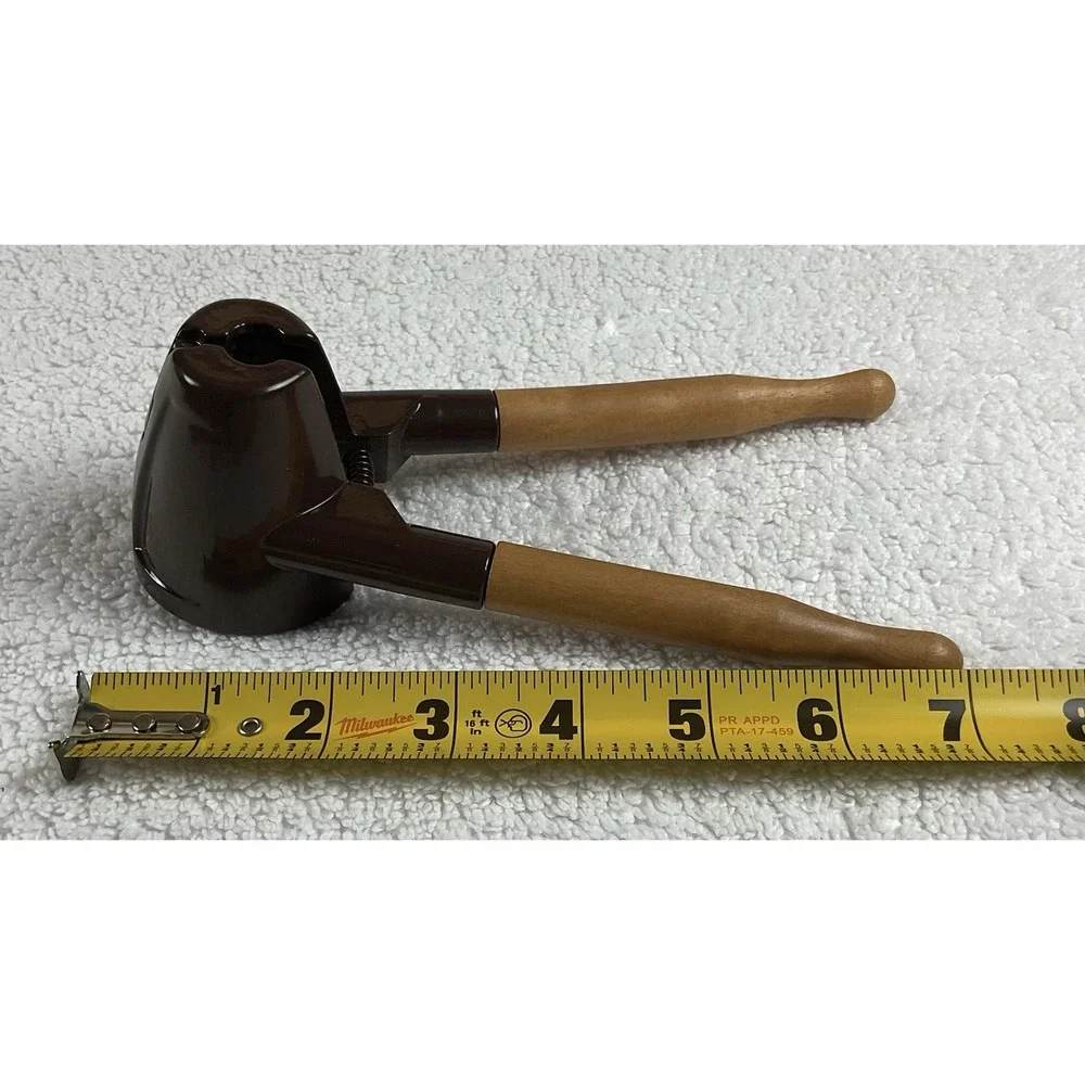 Vintage Metal Nut Cracker Heavy Duty Wooden Handle Walnut Pecan Nutcracker Brown - Picture 3 of 10